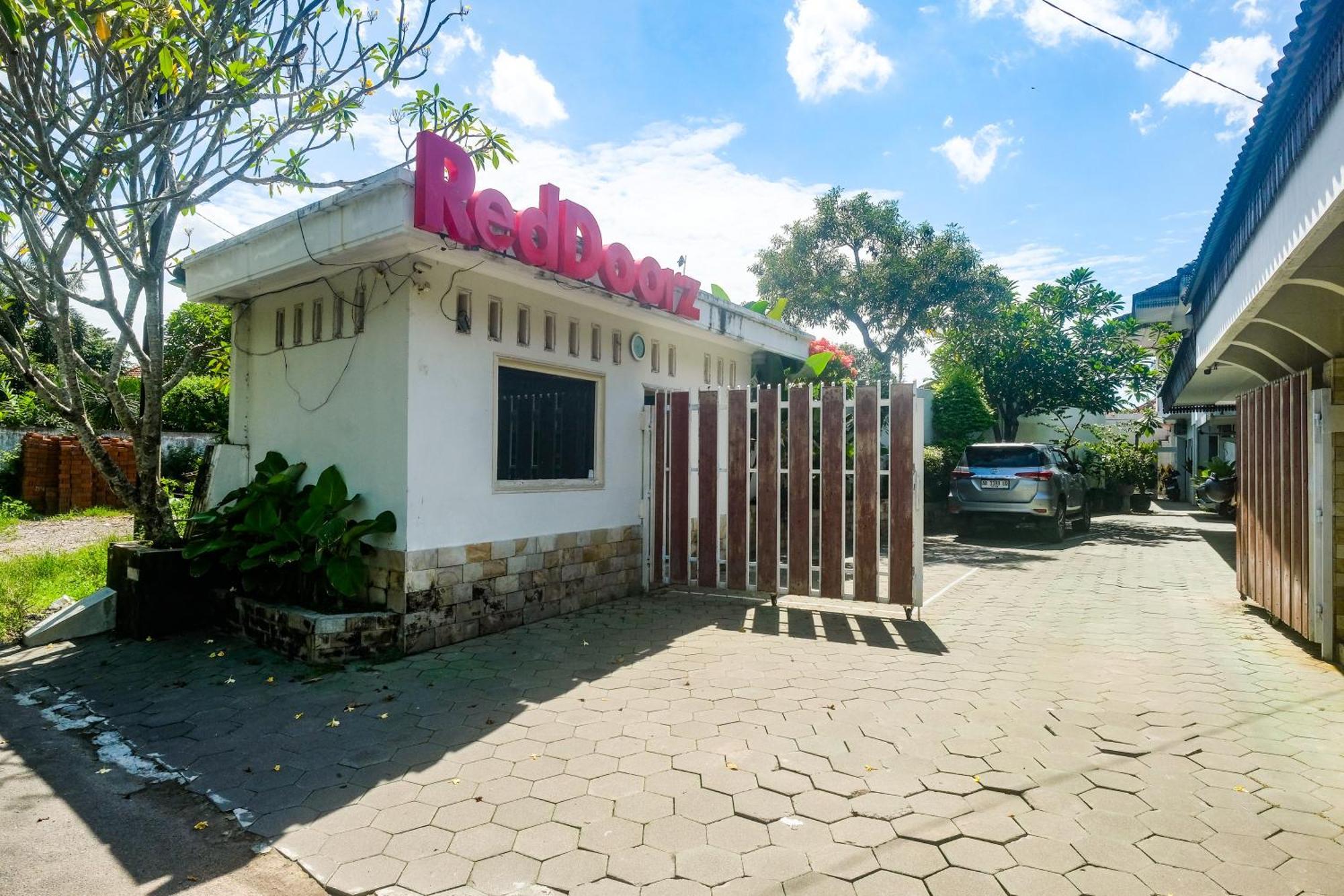 Reddoorz Near Adisucipto Airport 2 Guest house 3*